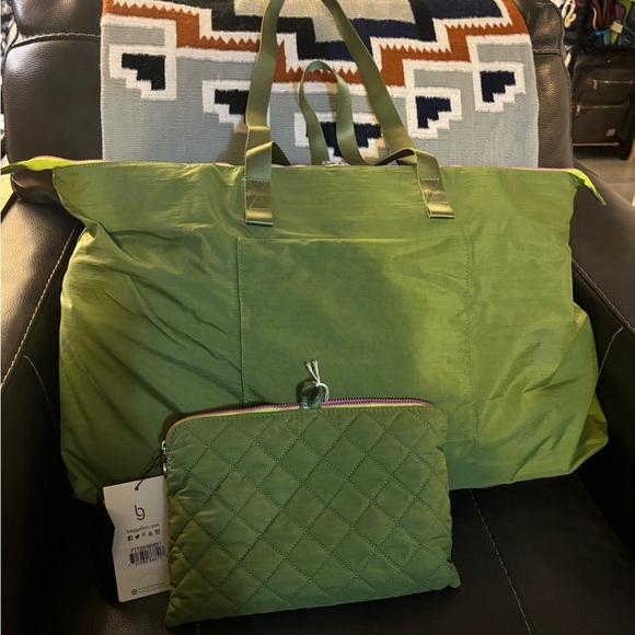 Baggallini folding travel bag - Picture 1 of 5